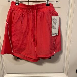 LULULEMON LICENSE TO TRAIN HR LIGHTWEIGHT SHORT 4"